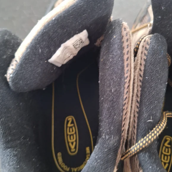 Merrell Men's Tan and Black Hiking Boots - Picture 6 of 8